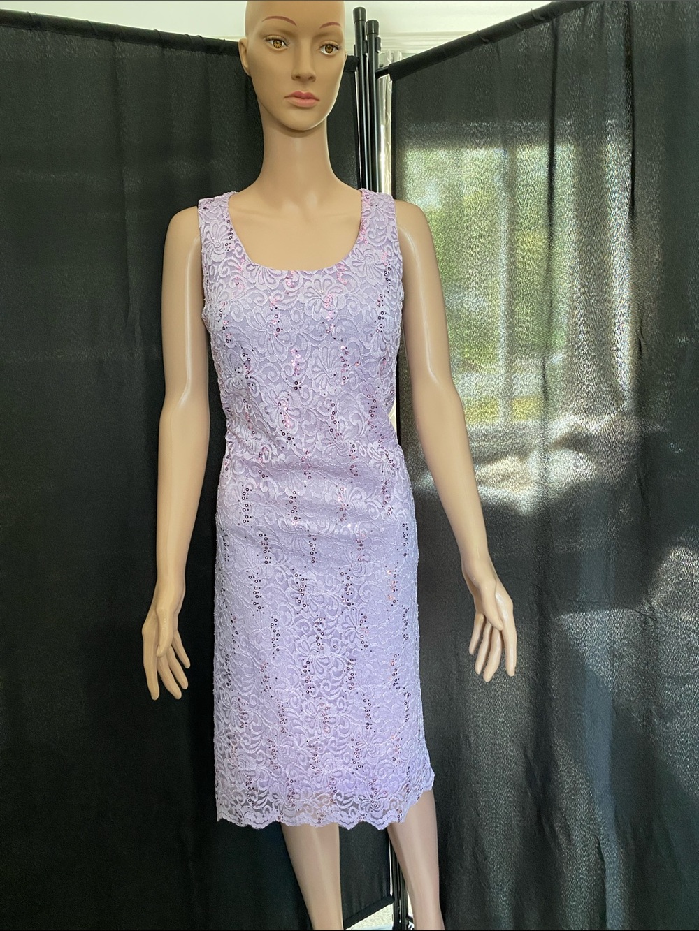 Lilac Lace Sleeveless Sheath Dress